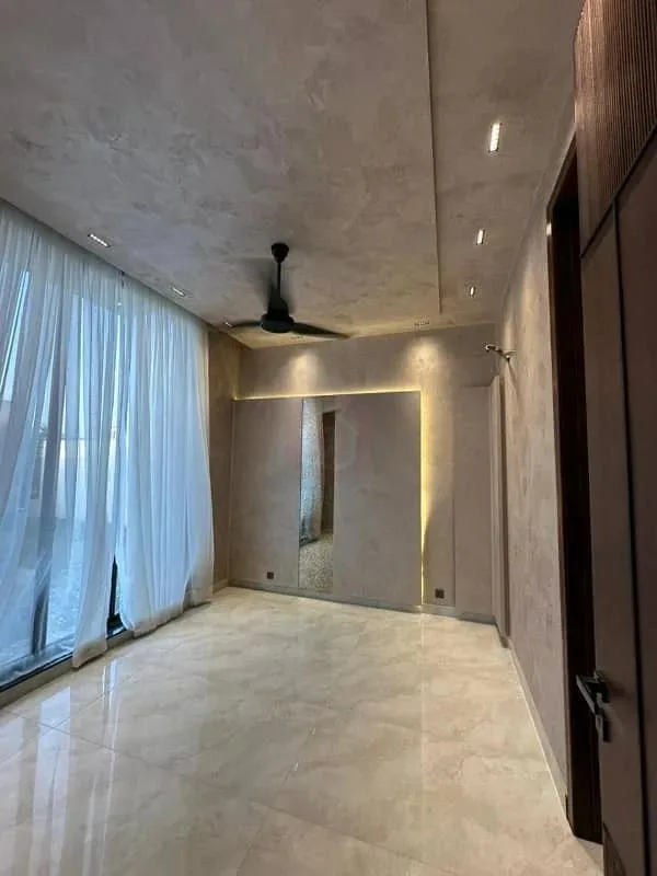 Stunning 5 Marla Home with Grand Lobby Near Doll Men Mall