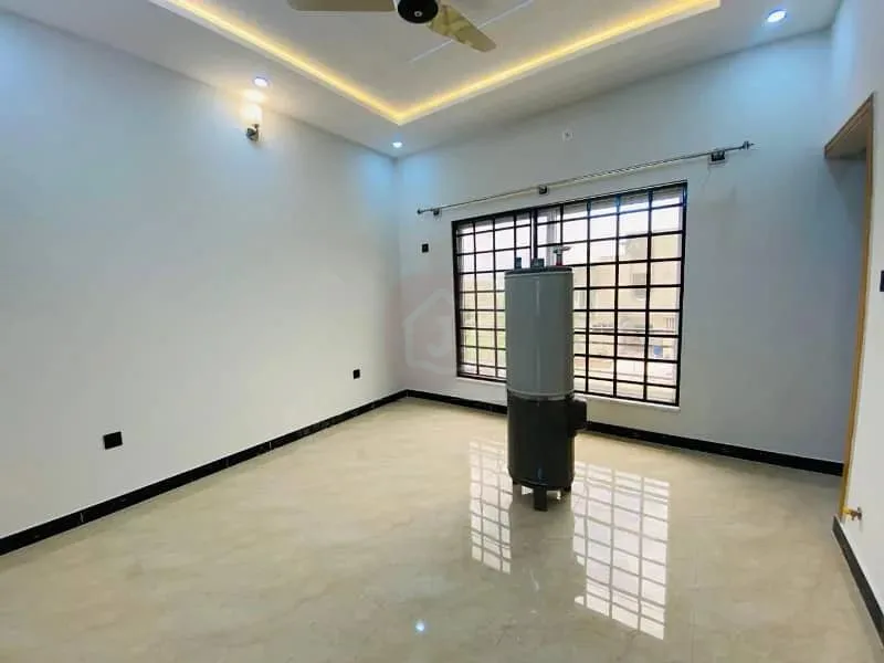 Sophisticated 5 Marla Luxury Designer Home in DHA Phase 5 (Sector F), Islamabad