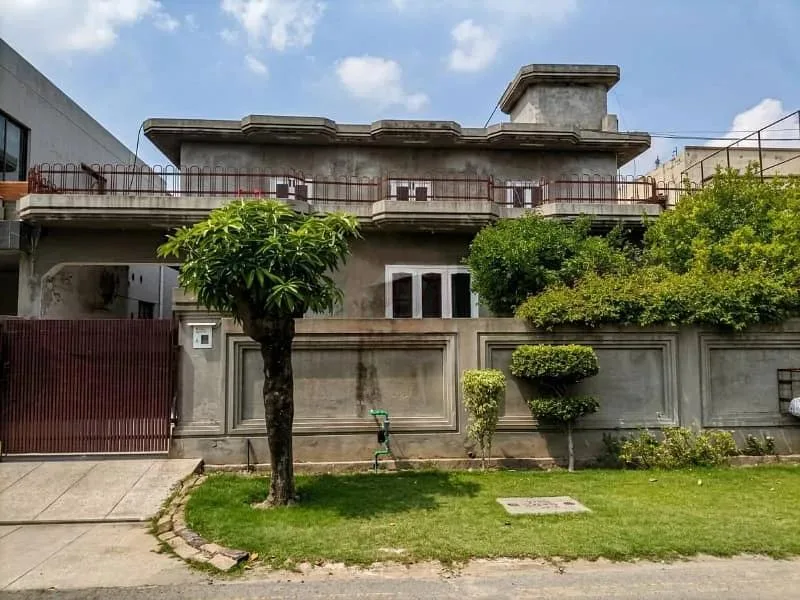 One Kanal Modern 4-Bedroom Bungalow for Sale in DHA Lahore