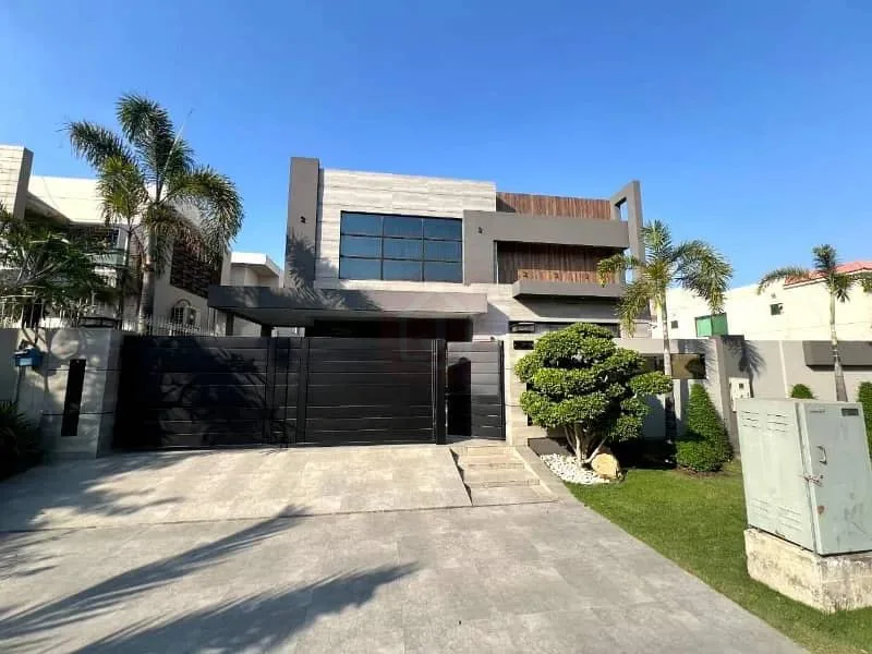 Stunning Fully Furnished 1 Kanal Bungalow with Servant Quarters in DHA Lahore