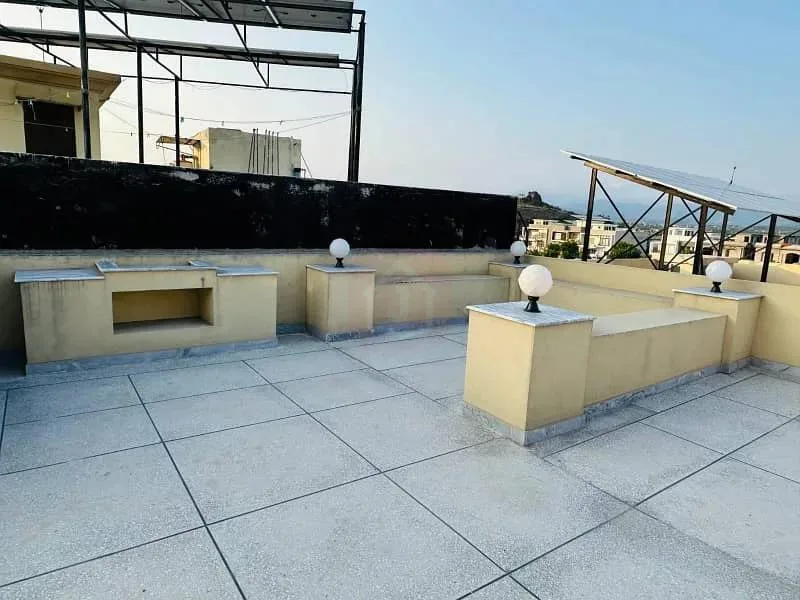 Stunning 10 Marla House Available in Bahria Enclave Islamabad Sector C1