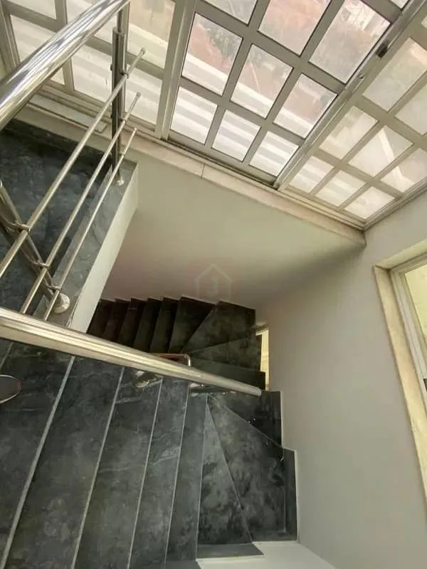 Spacious 4-Bedroom House with Double Kitchen in Bahria Enclave Sector C3