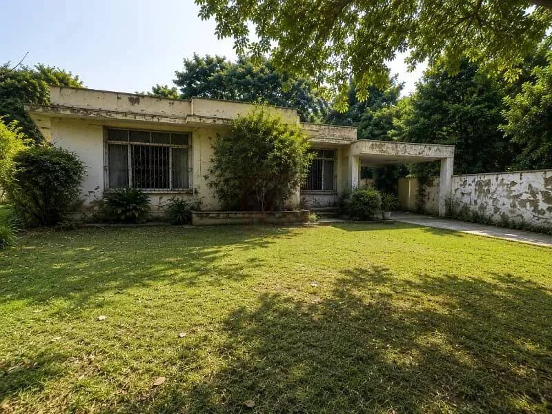 Demolishable House Available for Sale
