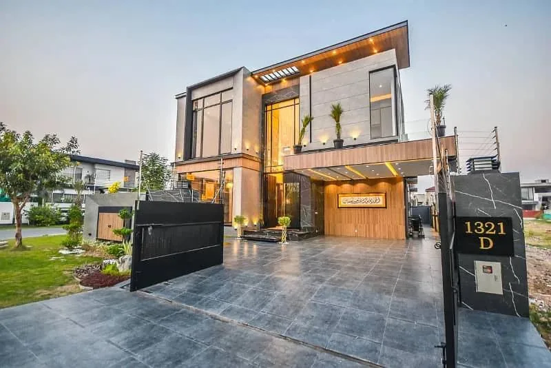12 Marla Corner House with Full Basement in DHA Phase 7 for Sale