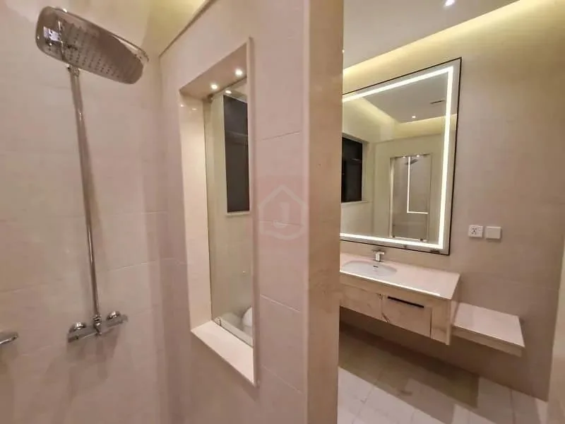 1 Kanal Stylish House Available in Sector C, Bahria Enclave Islamabad with 5 Bedrooms