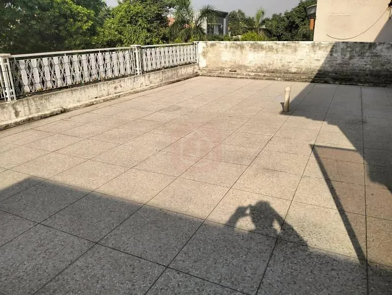 One Kanal Used Bungalow for Sale in DHA Lahore Near Park and Market