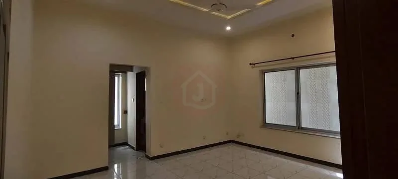 10 Marla Elegant Home with Basement for Sale in Bahria Enclave Sector C1, Islamabad