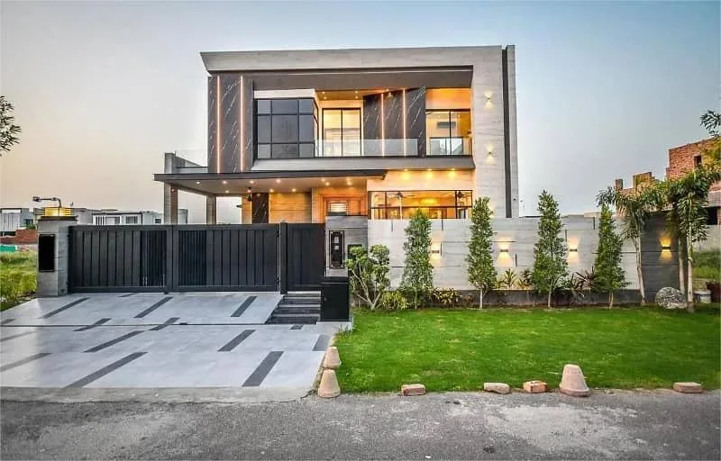 Exceptional 1 Kanal Modern Home in Tranquil Area Close to Main Road