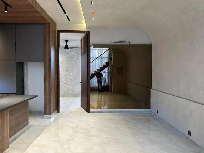 Stunning 5 Marla Home with Grand Lobby Near Doll Men Mall