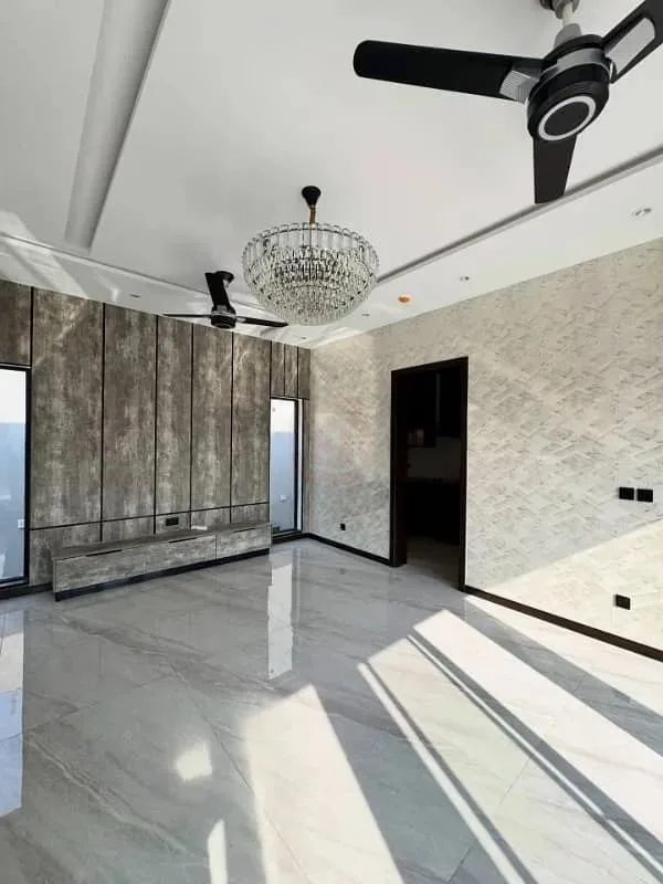 Luxury 1 Kanal Bungalow for Sale in DHA Lahore