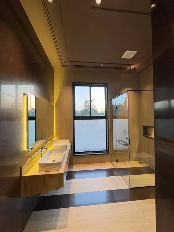 1 Kanal House Available in DHA Phase 2