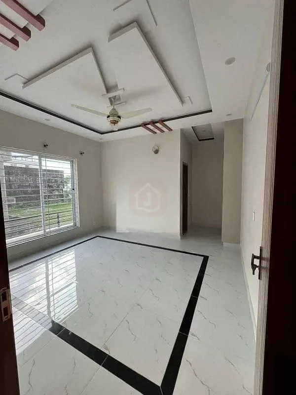 Spacious 20 Marla Home in Prime Location Close to Mosque, Park & Market