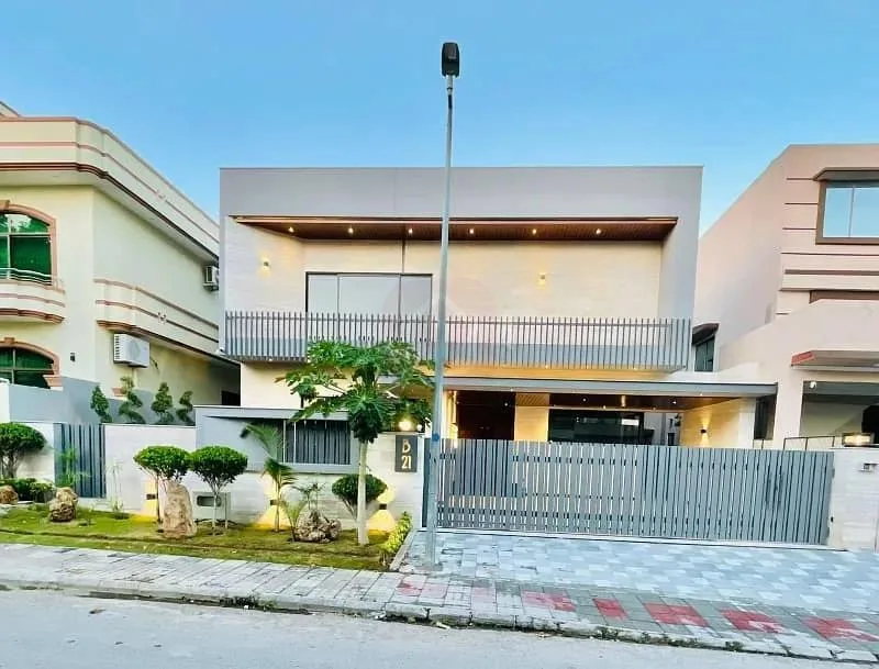 1 Kanal Stunning House Available in DHA Phase 2 Islamabad
