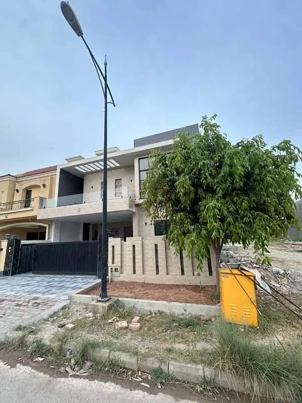 Modern 10 Marla House for Sale in Bahria Enclave Sector C1, Islamabad