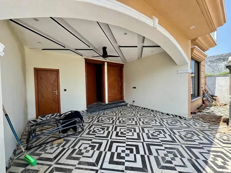 8 Marla Luxury Home Available in Faisal Town Block A