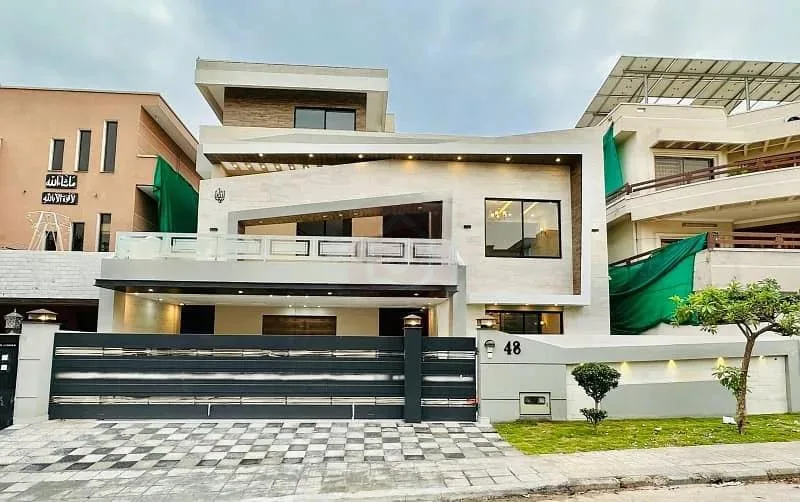 Newly Built Designer Home in Prime Location