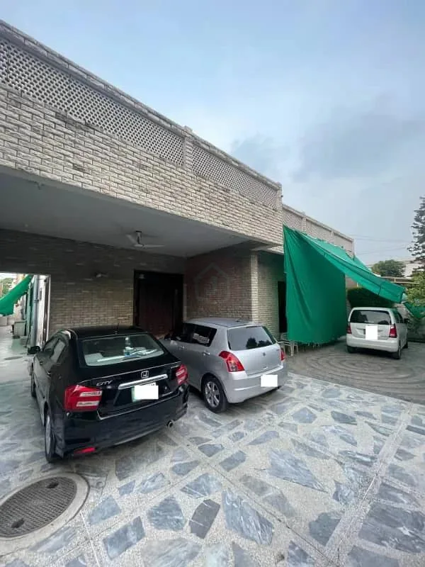 One Kanal Bungalow with 2 Servant Quarters for Sale in DHA Lahore