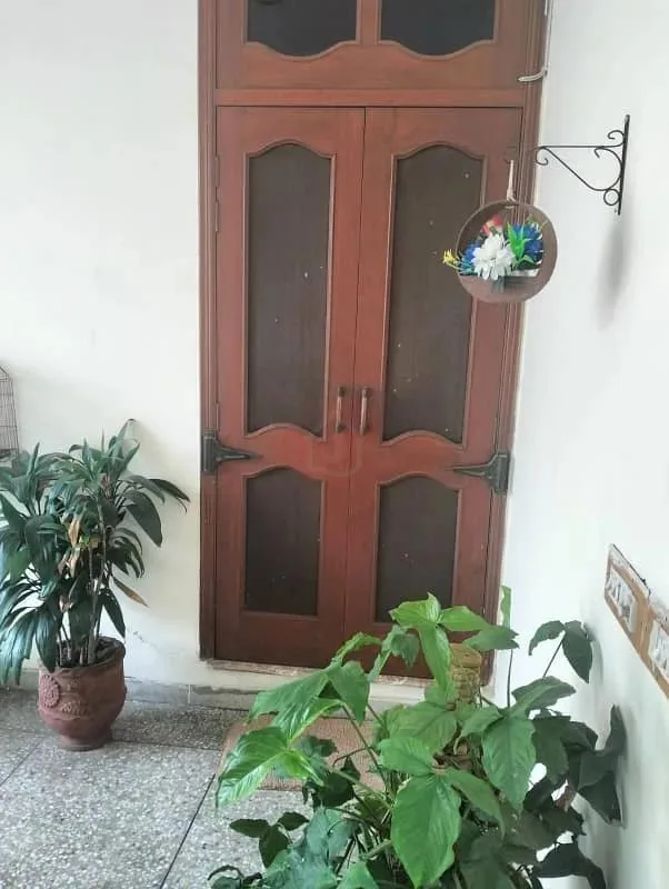 One Kanal Used Bungalow for Sale in DHA Lahore Near Park and Market