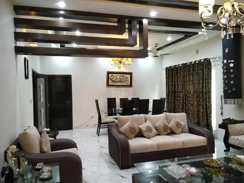 One Kanal Used Bungalow For Sale in DHA Lahore, Near Park and Market