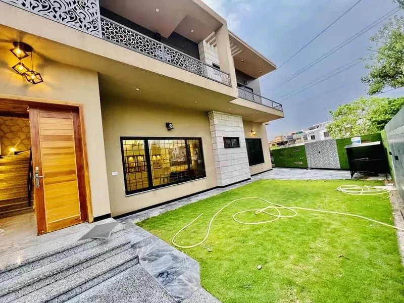 Park Facing Corner House for Sale in DHA Defence Phase 2