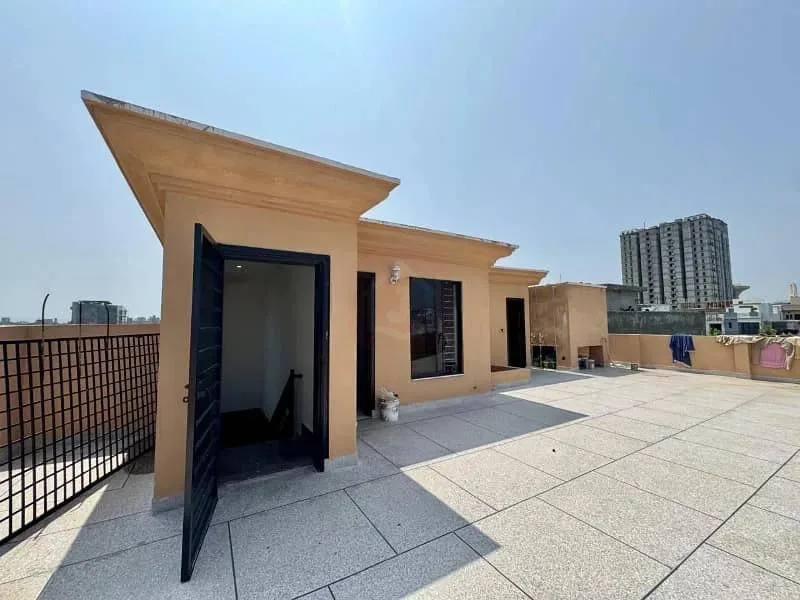 8 Marla Luxury Home Available in Faisal Town Block A