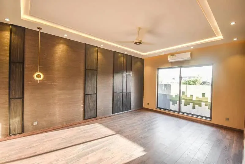10 Marla Newly Built House in Prime Location Close to Park and Airport