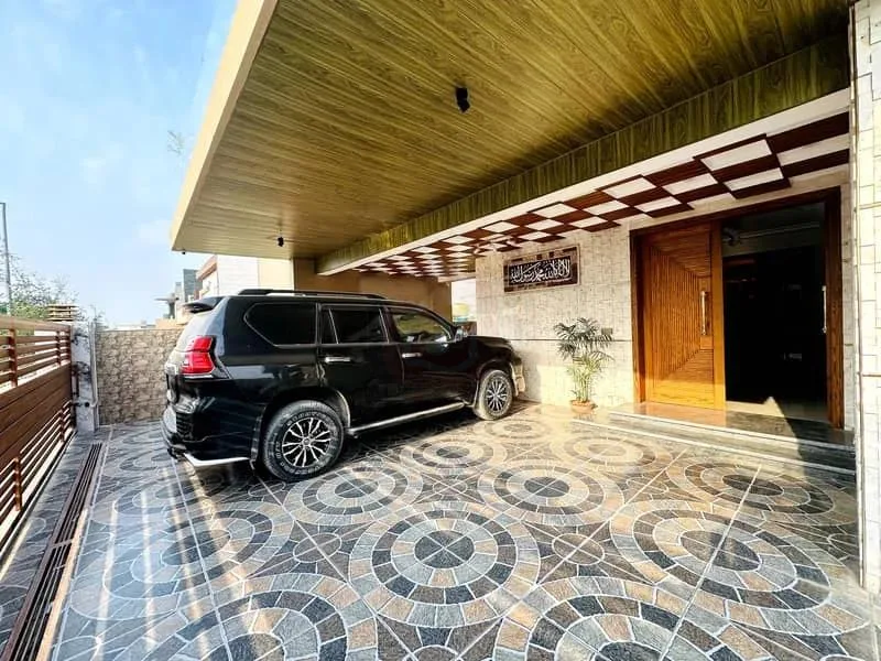Designer Double Unit Dream House with 6 Bedrooms and 15kW Solar