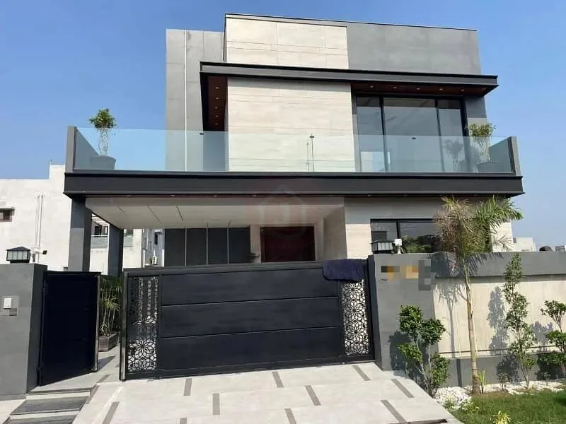 10 Marla House Available Close to Park