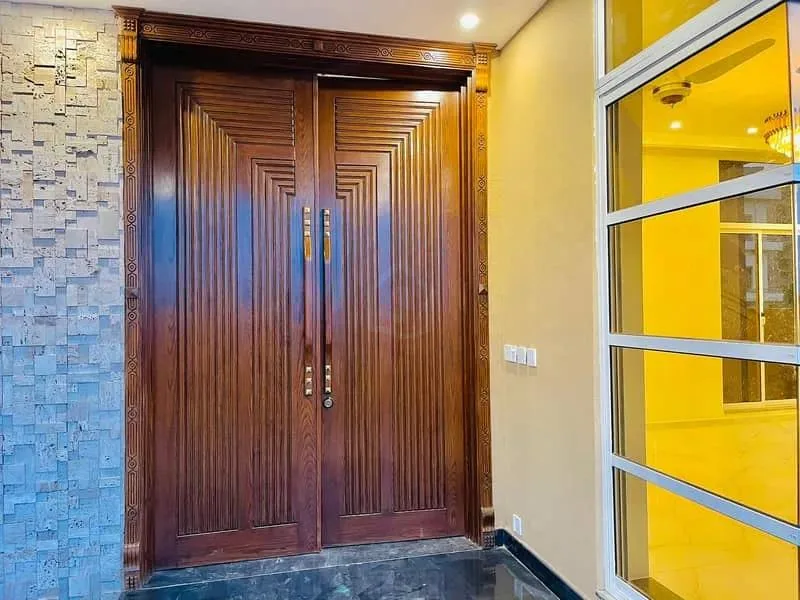 One Kanal Luxurious Designer House in DHA Phase 2
