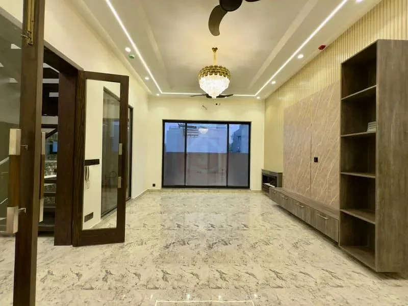 Exquisite 10 Marla Designer Villa Available in DHA Phase 6