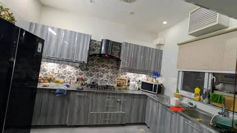 Elegant 10 Marla Home with 20KW Solar in Bahria Enclave, Sector J