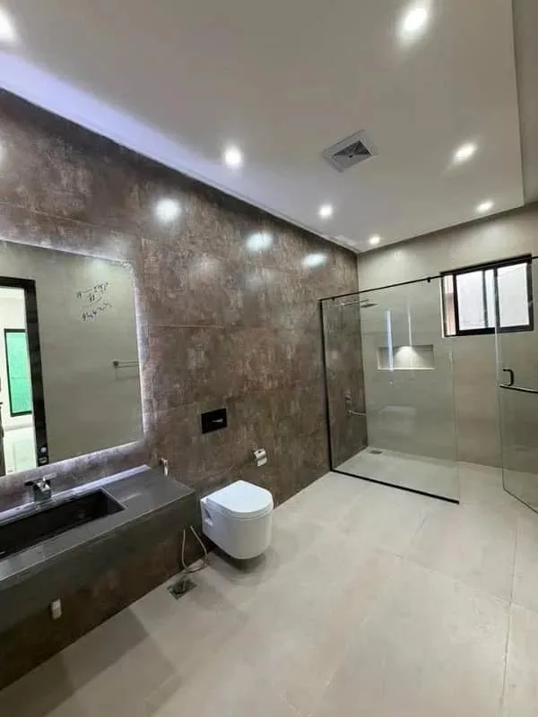 1 Kanal Luxurious Designer House for Sale in DHA Phase 2