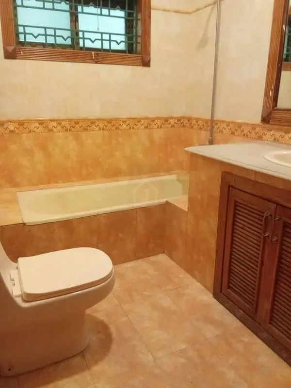 Rare Sun-Facing 5 Kanal House Available in F-6 Islamabad