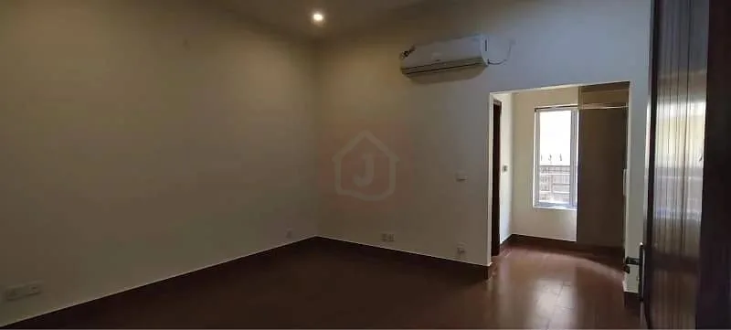 10 Marla Elegant Home with Basement for Sale in Bahria Enclave Sector C1, Islamabad