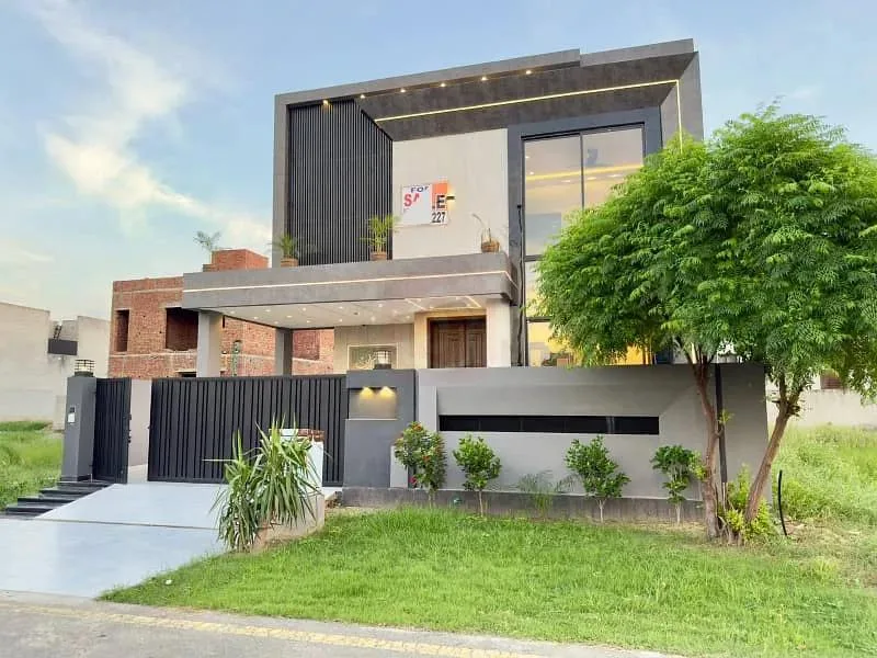Exquisite 10 Marla Designer Villa Available in DHA Phase 6