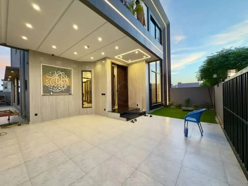 Exquisite 10 Marla Designer Villa Available in DHA Phase 6
