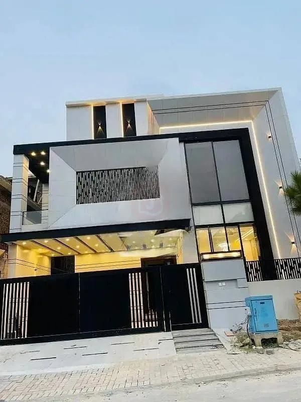10 Marla House Available for Sale in Top City 1 - Block D