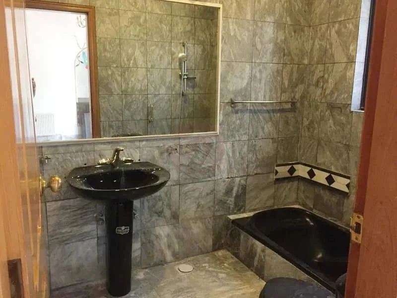 Prime Investment | Two Kanal Old House | Park Facing