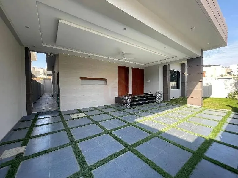 1 Kanal New Double Unit House in Prime Location, South Facing