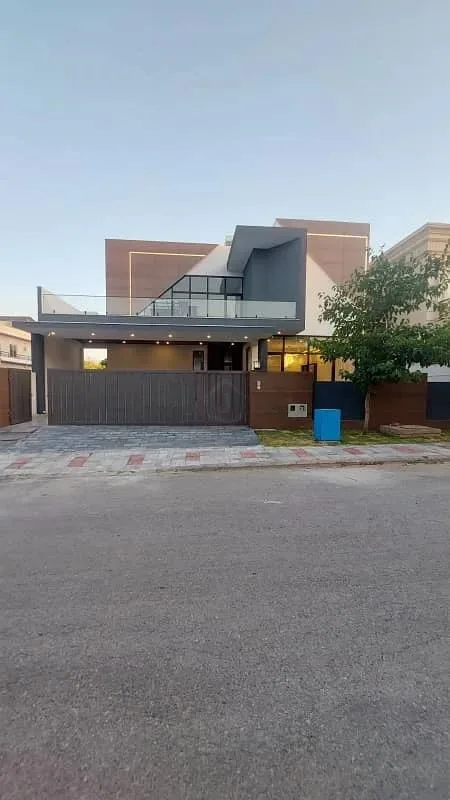 Stunning 1 Kanal Home Available in DHA Phase 2 Islamabad