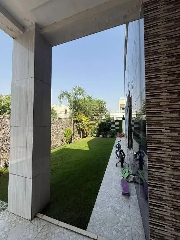 Luxurious Single Unit House for Sale in DHA Phase 5