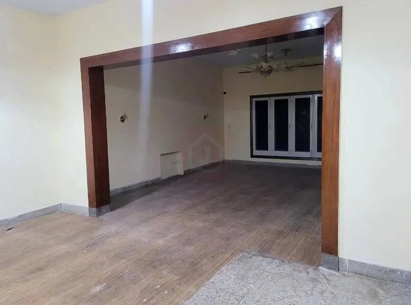 Old House for Sale in F-6 Islamabad - Great Investment Opportunity