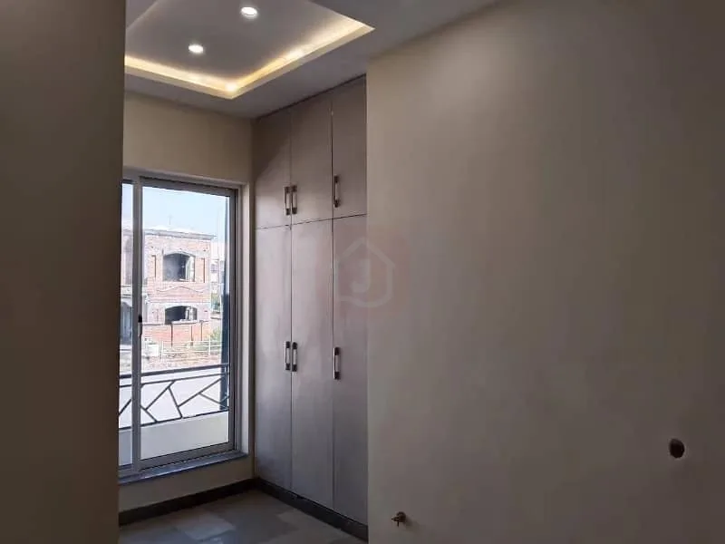 10 Marla House Available for Sale in Sector C1, Bahria Enclave Islamabad
