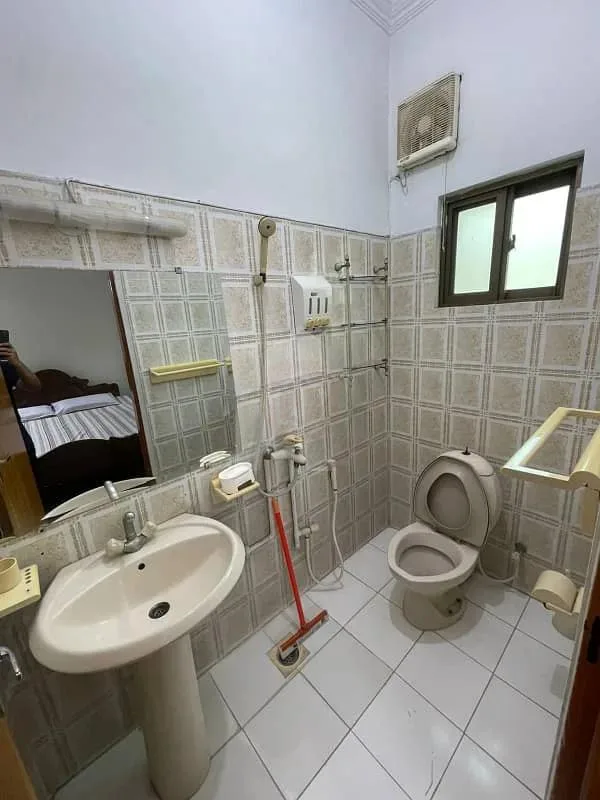 Modern 6-Bedroom Bungalow on One Kanal in DHA Lahore