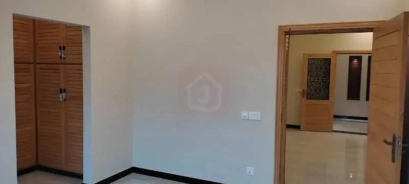 Stylish 10 Marla Home Available in Bahria Enclave Sector J, Islamabad