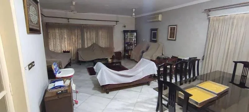 One Kanal Modern Bungalow Available in DHA Lahore Near Park and Market