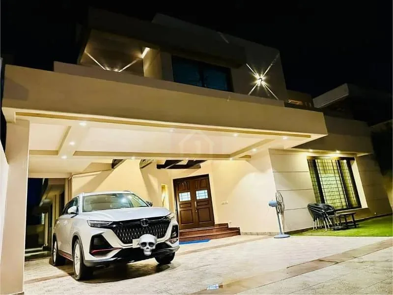 One Kanal Modern Bungalow for Sale in DHA Lahore, Near Park and Market