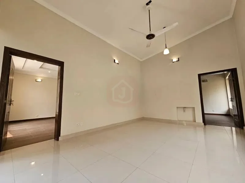 Unique 1777 SQYD House Available For Purchase