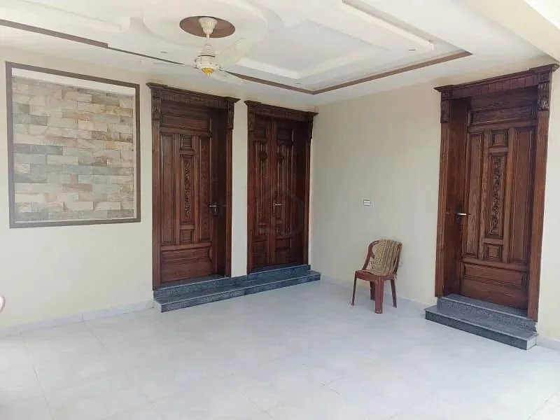Brand New 10 Marla Sun-Faced Home in Top City 1