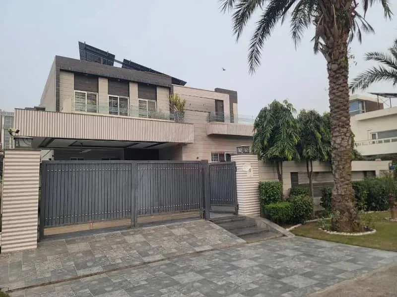One Kanal Fully Furnished Bungalow with 2 Servant Quarters for Sale in DHA Lahore